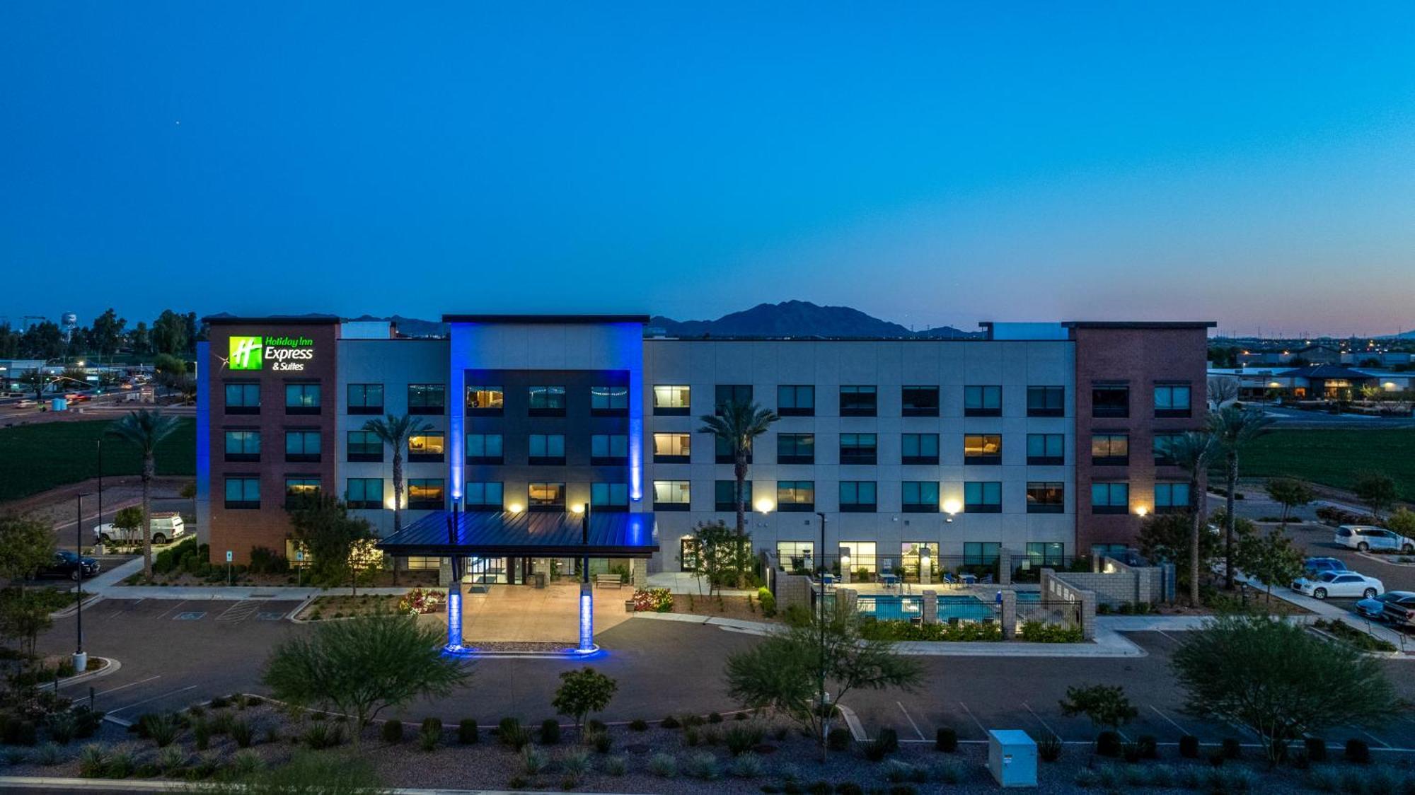Holiday Inn Express & Suites - Gilbert - Mesa Gateway Airport Exterior foto
